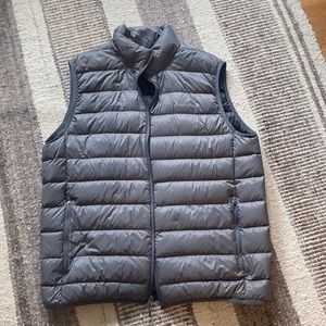 Eddie Bauer mens puffer vest